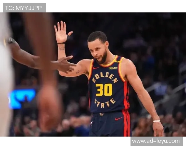 库里背靠背狂砍42分与35分创历史最老后卫得分新高