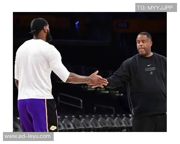 名记曝达蒙琼斯多次泄露詹姆斯伤情并参赌詹姆斯未被指控不当行为 名记曝达蒙琼斯多次泄露詹姆斯伤情并参赌詹姆斯未被指控不当行为