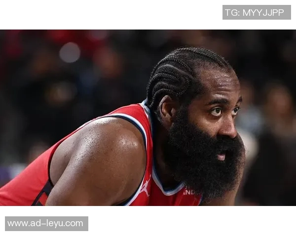 哈登半场表现抢眼却难阻球队落后正负值惨淡显示困境